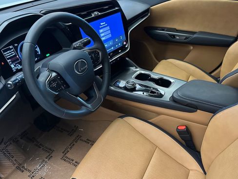 Certified 2025 Lexus RZ 300e FWD image 10