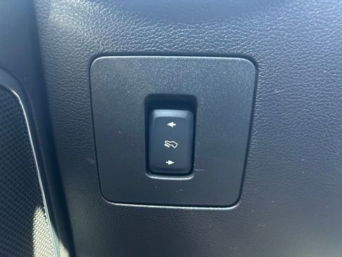 Used 2017 Ford F150 Lariat w/ Equipment Group 502A Luxury image 23