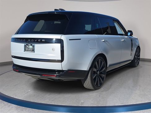 Certified 2024 Land Rover Range Rover SV image 5
