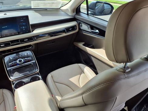 Certified 2022 Lincoln Nautilus Reserve w/ Equipment Group 201A image 15