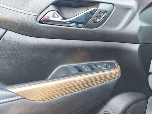 Used 2023 GMC Acadia SLE w/ Driver Convenience Package image 14