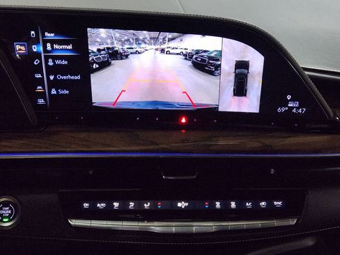 Used 2024 Cadillac Escalade Sport Platinum w/ LPO, ONYX Package image 39