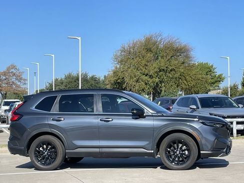 Used 2025 Honda CR-V Sport image 3