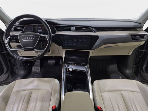 Used 2021 Audi e-tron Premium Plus w/ Premium Plus Package image 10