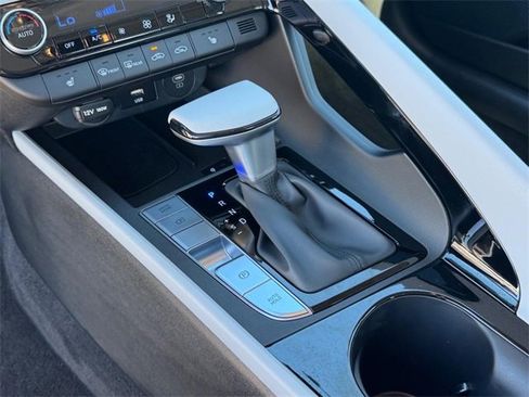 New 2025 Hyundai Elantra Limited image 19