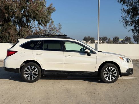 Used 2016 Subaru Outback 3.6R Limited image 2
