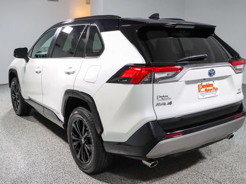 Used 2022 Toyota RAV4 XSE AWD/4WD image 9
