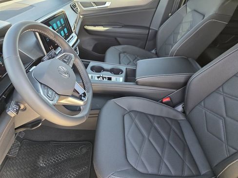 New 2026 Volkswagen Atlas Cross Sport SE image 10