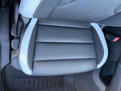 Used 2025 Buick Envision Sport Touring AWD/4WD image 18