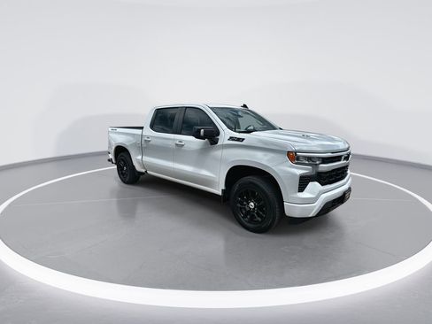 Used 2024 Chevrolet Silverado 1500 RST w/ Convenience Package II AWD/4WD image 2