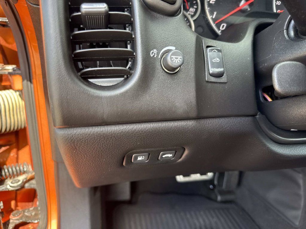 Used 2007 Chevrolet Corvette Convertible w/ Preferred Equipment Group RWD image 27