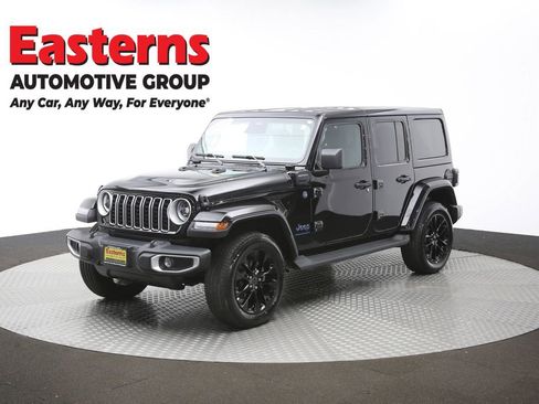 Used 2025 Jeep Wrangler Unlimited Sahara w/ Safety Group AWD/4WD image 57