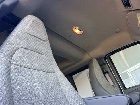 Used 2025 Chevrolet Express 3500 LT w/ LT Preferred Equipment Group RWD image 18