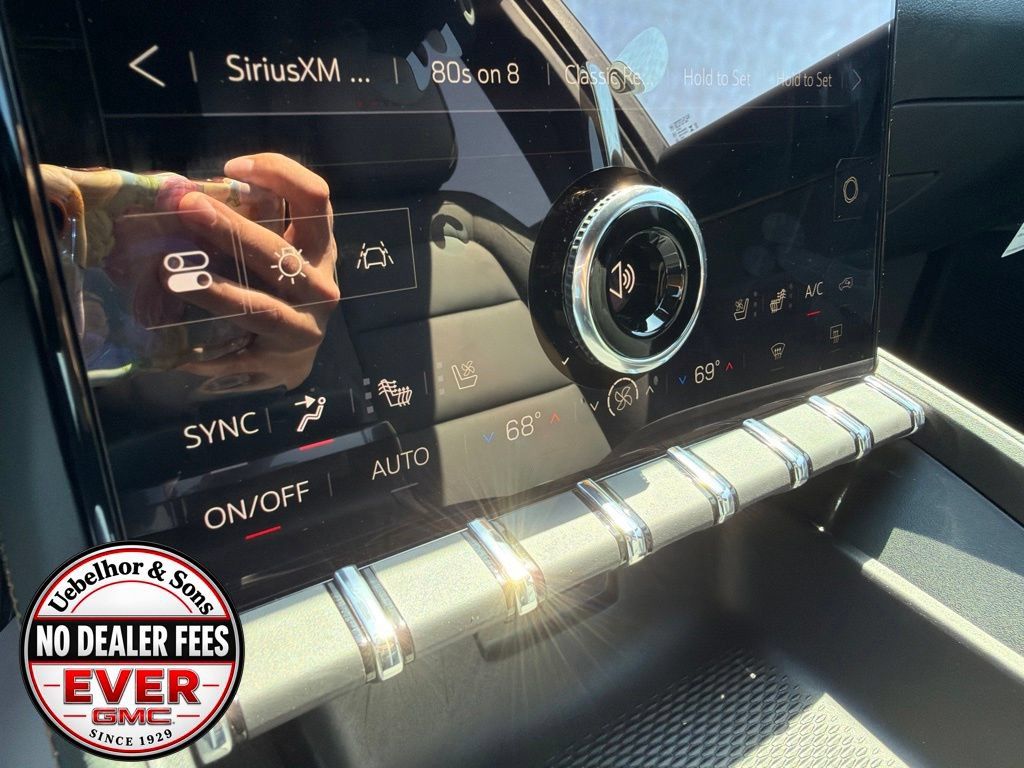 New 2027 GMC Terrain AT4 w/ Convenience Package III AWD/4WD image 30