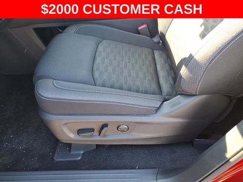 New 2026 Nissan Pathfinder SV image 9