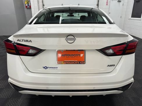 Used 2025 Nissan Altima 2.5 SV AWD/4WD image 9