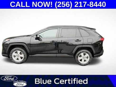 Used 2021 Toyota RAV4 XLE FWD image 3