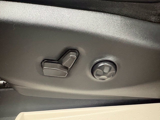 Used 2022 Chrysler Pacifica Touring-L FWD image 19