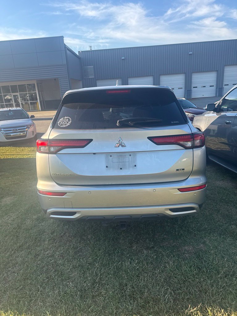 Used 2022 Mitsubishi Outlander SE AWD/4WD image 3
