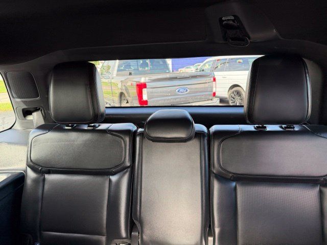 Used 2025 Ford Expedition Platinum w/ Stealth Performance Package AWD/4WD image 33