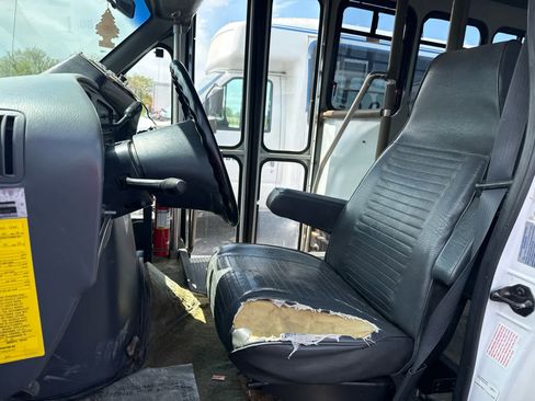 Used 1996 Ford E-350 and Econoline 350 RWD image 5