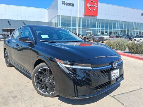 New 2026 Nissan Sentra SR w/ Floor Mat Package FWD image 2