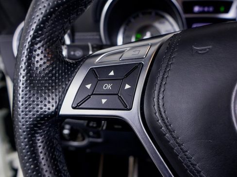 Used 2015 Mercedes-Benz SL 550 image 31