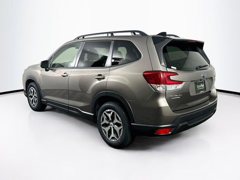Used 2024 Subaru Forester Premium AWD/4WD image 5