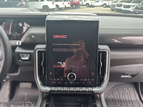 Used 2026 GMC Yukon Elevation w/ Elevation Premium Package AWD/4WD image 30