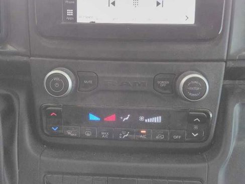 Used 2024 RAM ProMaster 2500 w/ Convenience Group FWD image 3