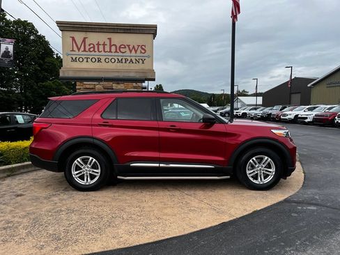 Used 2020 Ford Explorer XLT w/ Equipment Group 202A AWD/4WD image 4