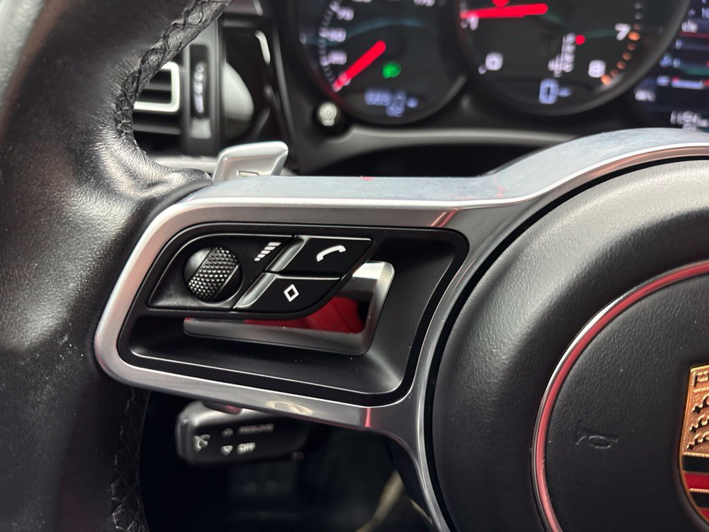 Certified 2020 Porsche Macan AWD/4WD image 38