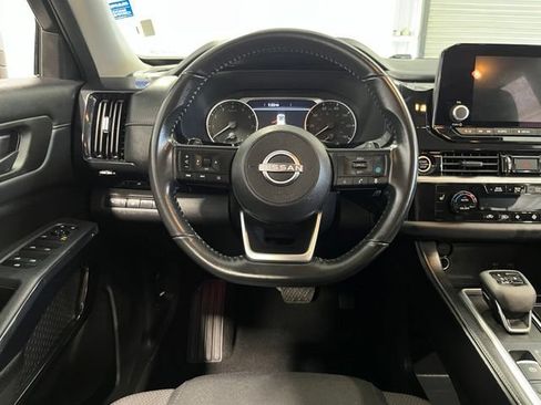 Used 2024 Nissan Pathfinder SV AWD/4WD image 21