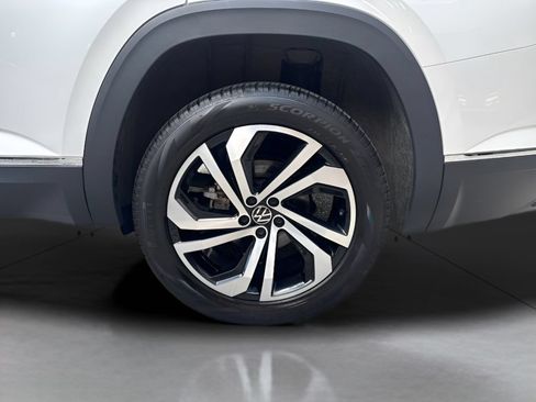 Used 2023 Volkswagen Atlas SEL AWD/4WD image 7
