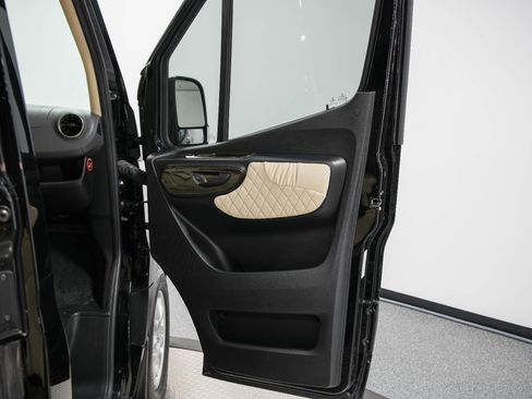 Used 2020 Mercedes-Benz Sprinter 3500 image 63