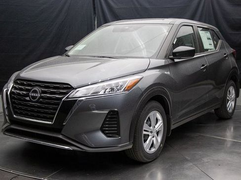 New 2025 Nissan Kicks Play S image 6