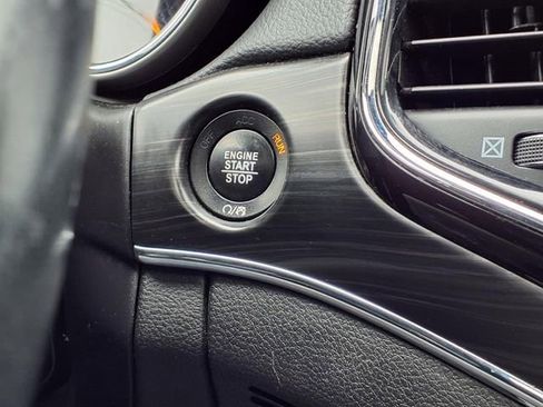 Used 2019 Jeep Grand Cherokee Limited image 16