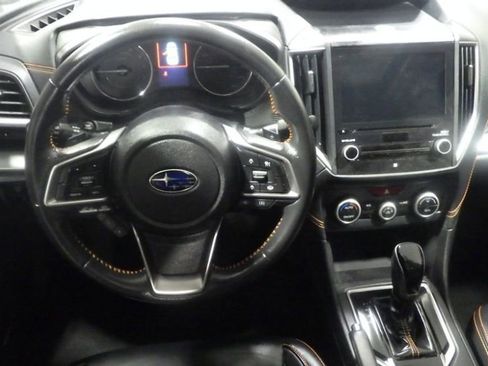 Used 2022 Subaru Crosstrek 2.5i Limited w/ Moonroof Package 2 image 9