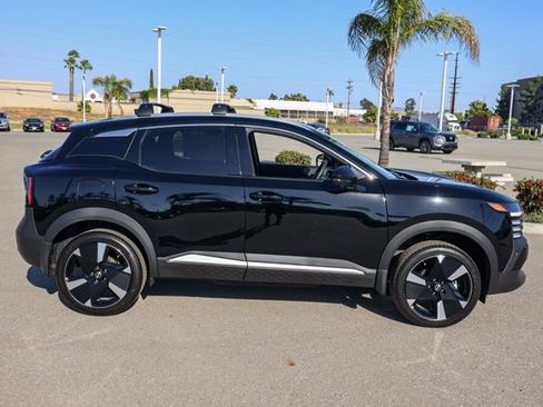 New 2025 Nissan Kicks SR image 3