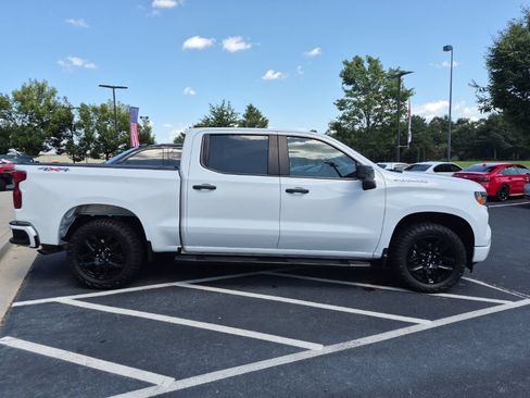 Used 2023 Chevrolet Silverado 1500 Custom AWD/4WD image 5