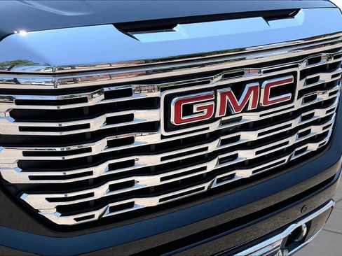 Used 2024 GMC Sierra 1500 Denali w/ Denali Reserve Package AWD/4WD image 30