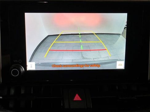 Used 2025 Toyota RAV4 XLE AWD/4WD image 19