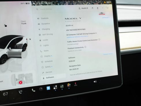 Used 2024 Tesla Model Y Long Range RWD image 9