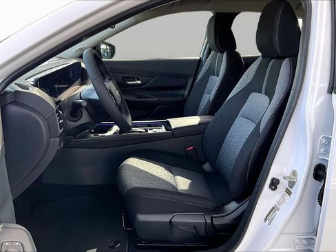 New 2026 Nissan Sentra SV w/ SV Convenience Package FWD image 9