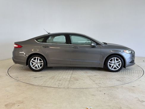 Used 2014 Ford Fusion SE image 8