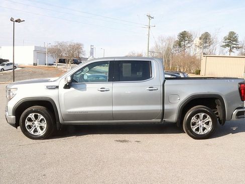 Used 2025 GMC Sierra 1500 SLT image 4