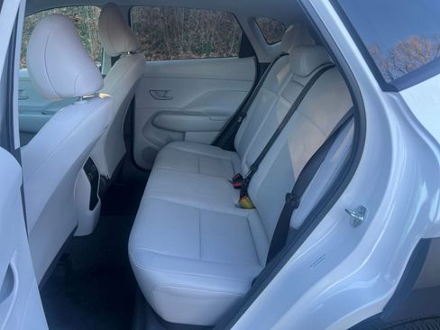 Used 2025 Hyundai Kona SEL image 21