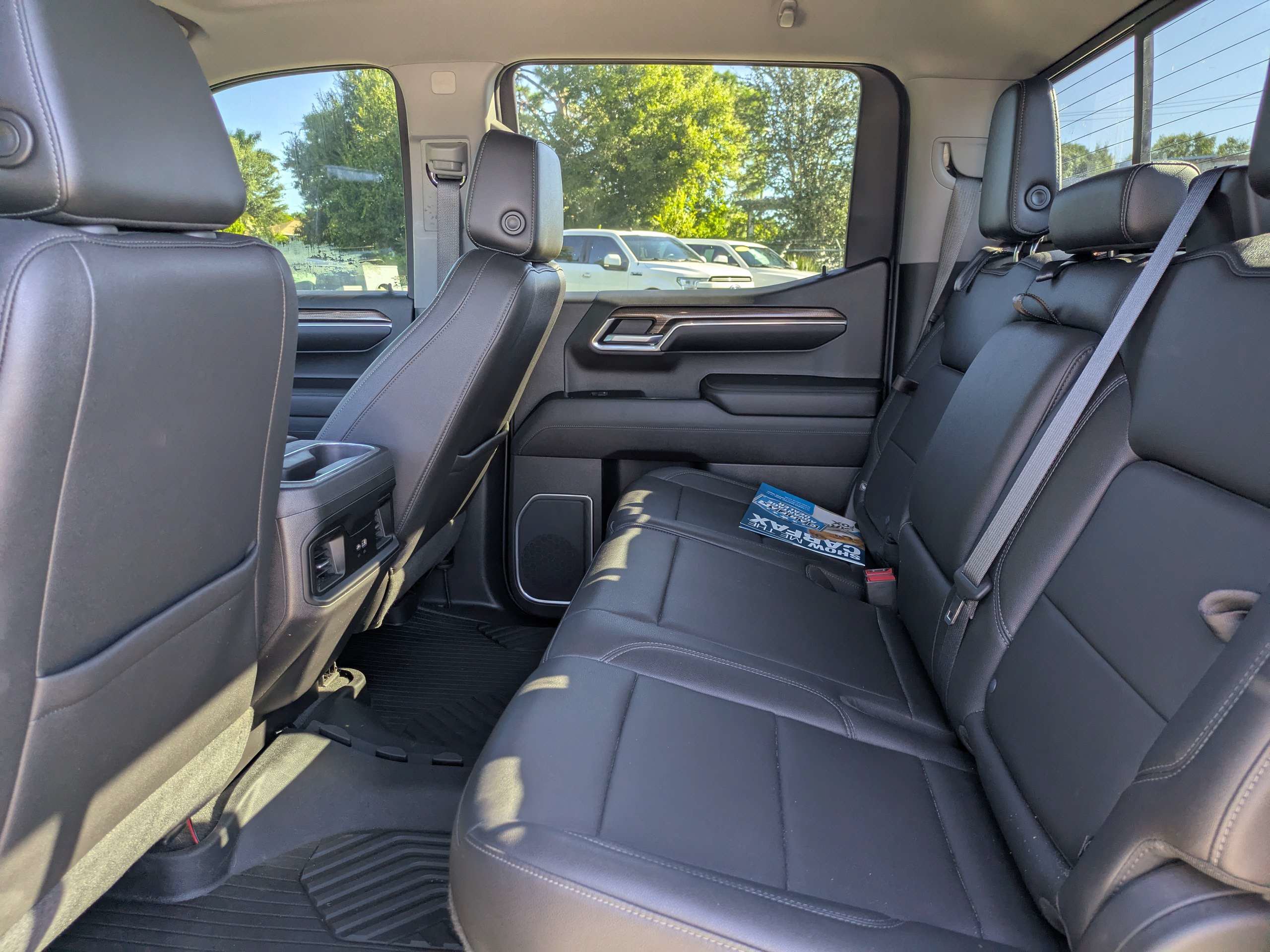 Used 2022 Chevrolet Silverado 1500 LT Trail Boss w/ LT Trail Boss Premium Package AWD/4WD image 14