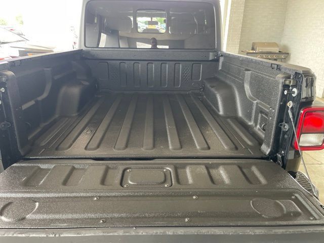 Used 2021 Jeep Gladiator Sport AWD/4WD image 13