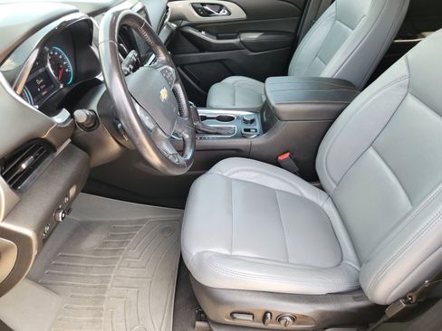 Used 2020 Chevrolet Traverse LT FWD image 16